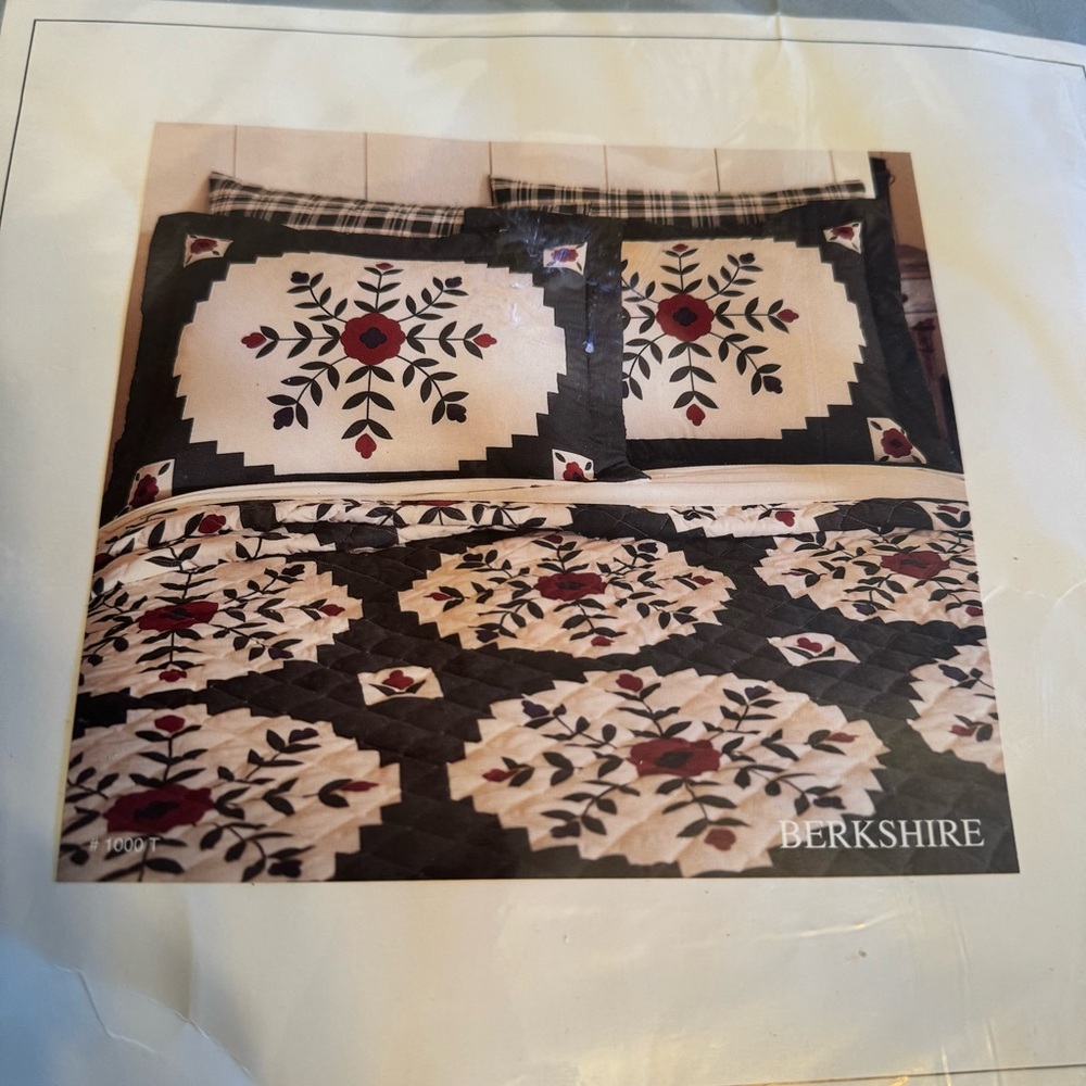 Classic Collection "Berkshire" Patchwork Quilt Twin Size Vintage  Floral‎ New